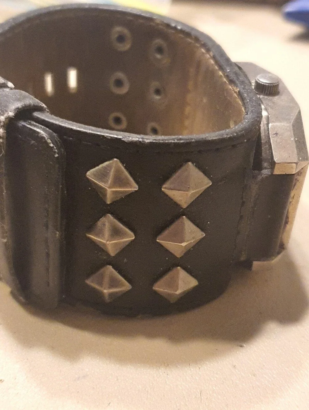 10/$20 Bullhead Silver/Black Leather Wideband Men's Watch
